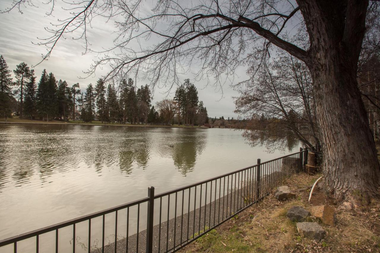 Mirror Pond Bungalow Bend Kültér fotó